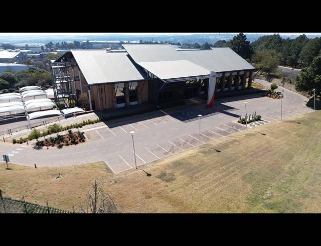 3,888M² OFFICE FOR SALE IN LONGMEADOW